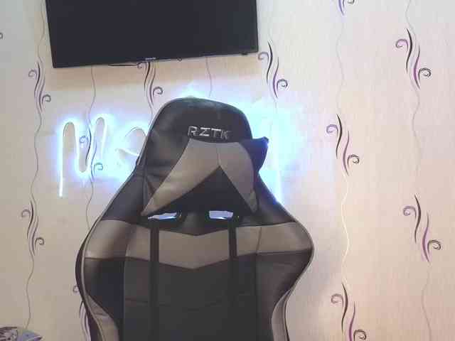 Secret_Smile webcam