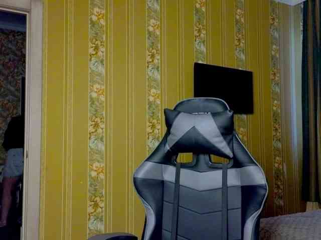 Secret_Smile webcam