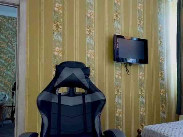 Secret_Smile webcam