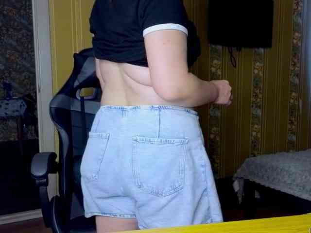Secret_Smile webcam