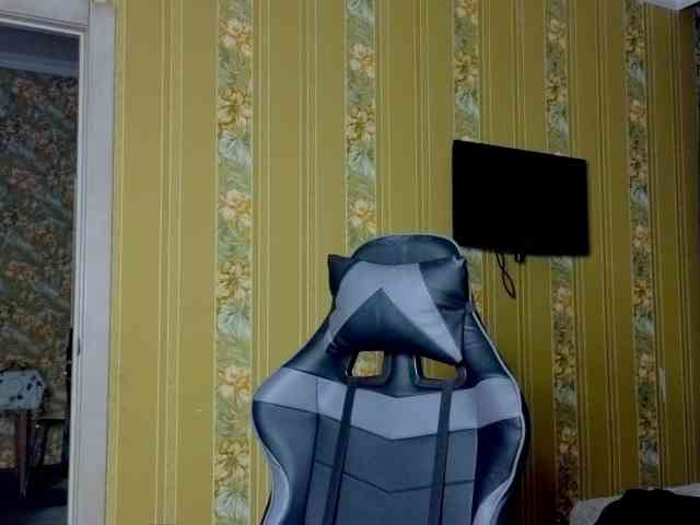 Secret_Smile webcam