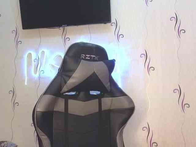 Secret_Smile webcam