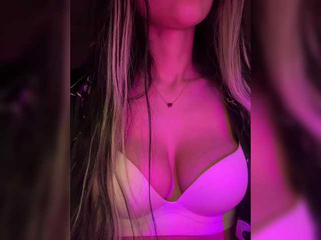 LeCriss's BongaCams show and profile