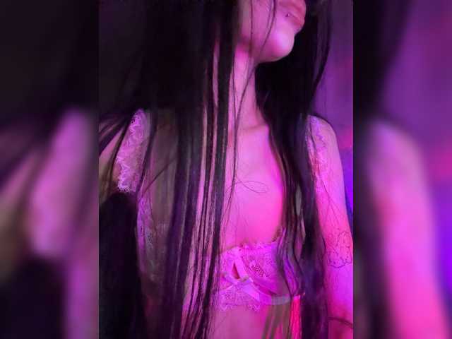 LeCriss — live female cam