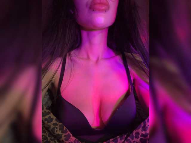 LeCriss live cam on BongaCams