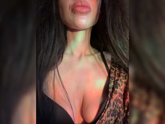 LeCriss live cam on BongaCams