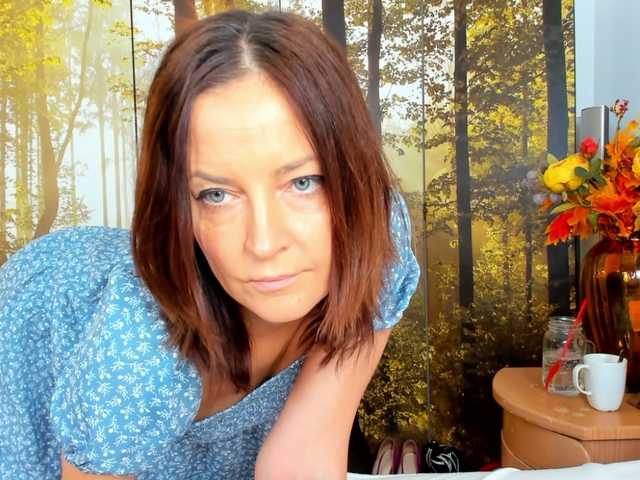 SatyneQueen live cam preview