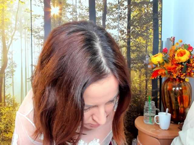 SatyneQueen live cam preview
