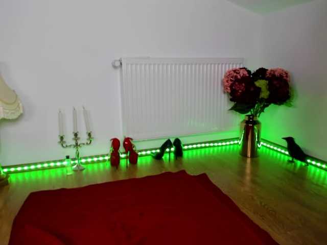 SatyneQueen live webcam show