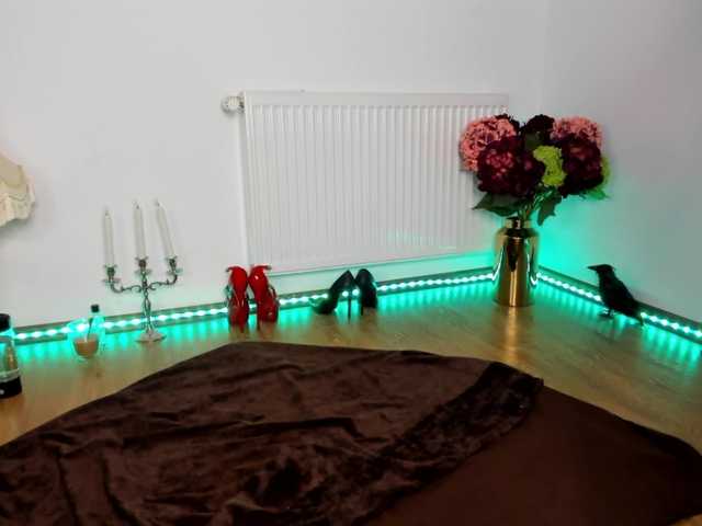 SatyneQueen live webcam show
