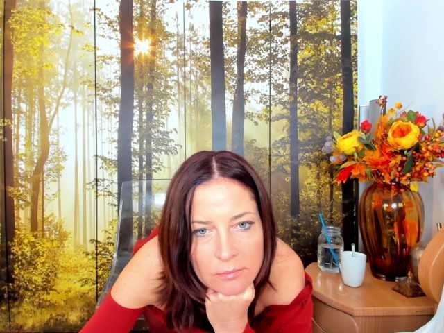 SatyneQueen live cam preview