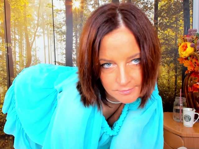 le modèle SatyneQueen est en webcam porno dans un show sur le site bongacams, il possède les tags suivants: White/Caucasian,Brunette,Shaved