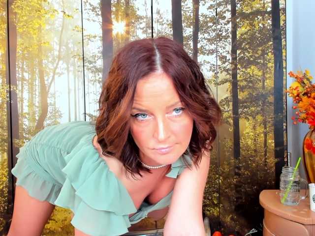 SatyneQueen's BongaCams show and profile