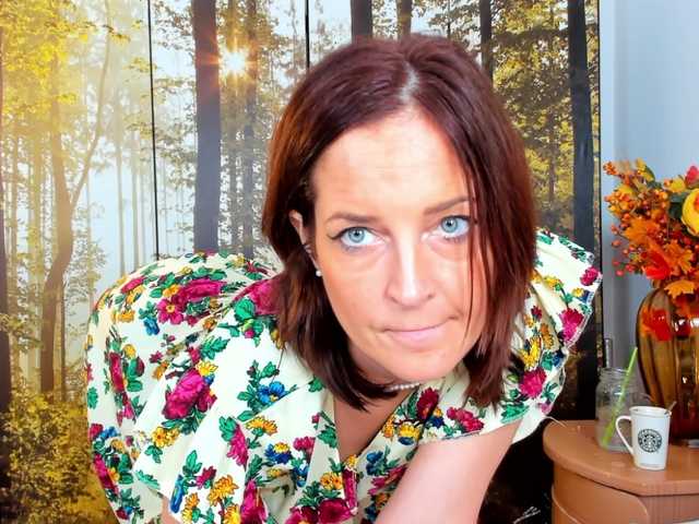 SatyneQueen's BongaCams show and profile