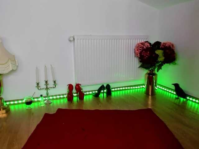 SatyneQueen live webcam show