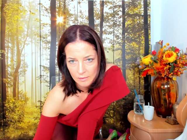 SatyneQueen live cam preview