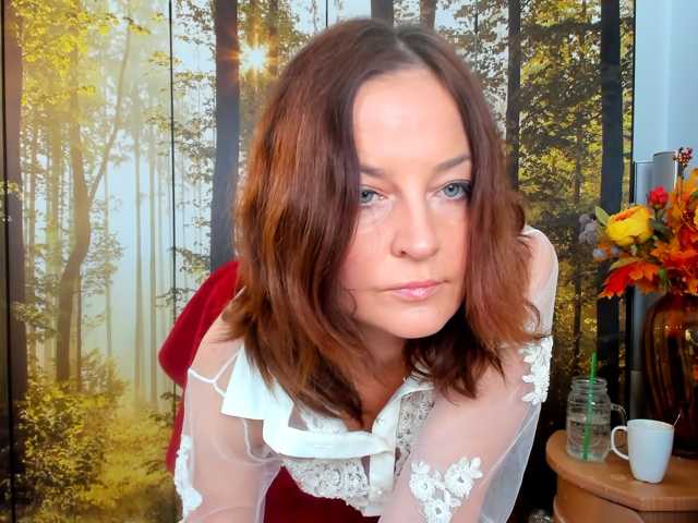 SatyneQueen live cam preview