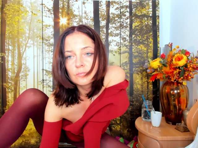 SatyneQueen live cam preview