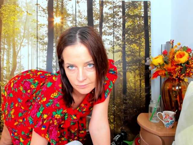 SatyneQueen live cam preview