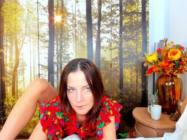 SatyneQueen live cam preview