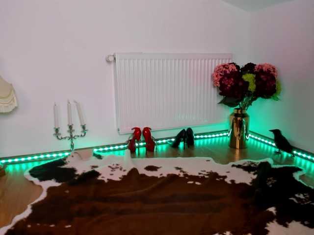 SatyneQueen live webcam show