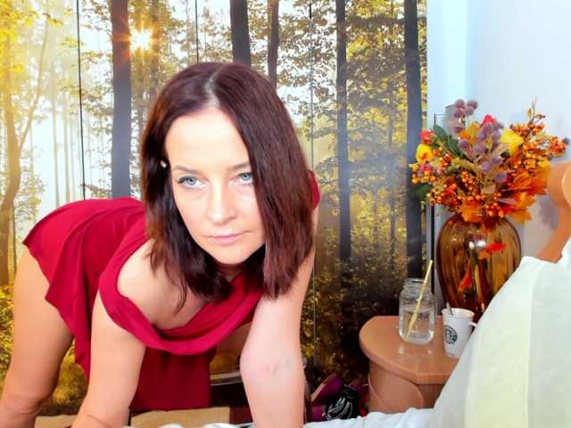 SatyneQueen live cam preview