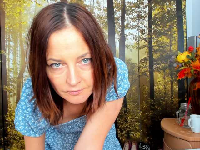 SatyneQueen live cam preview