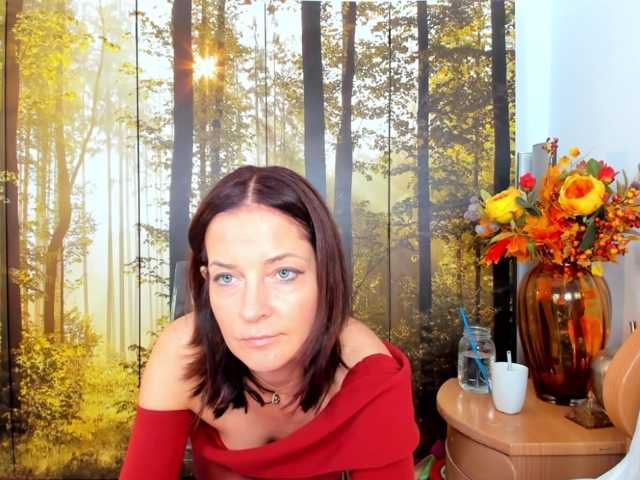 SatyneQueen live cam preview