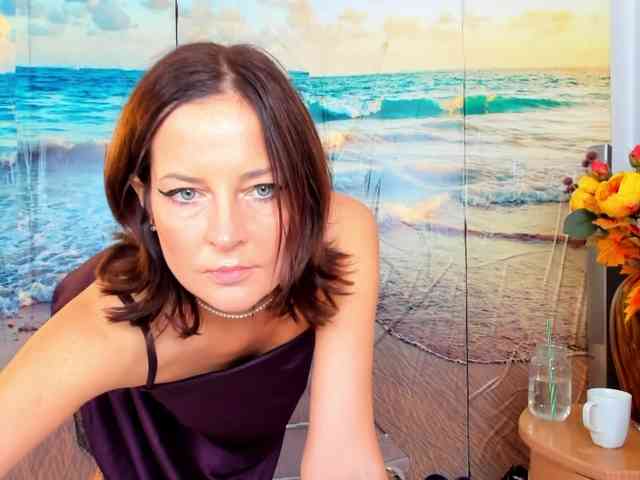 SatyneQueen webcam