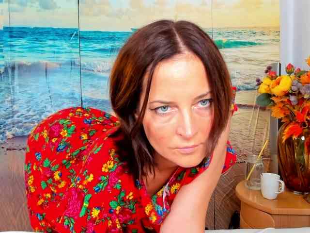 SatyneQueen webcam