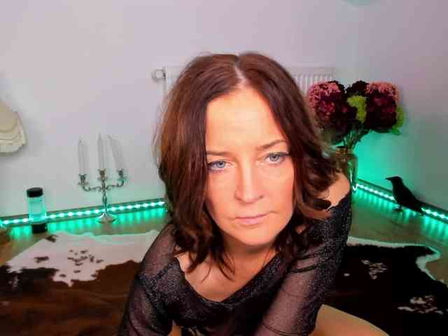 SatyneQueen webcam