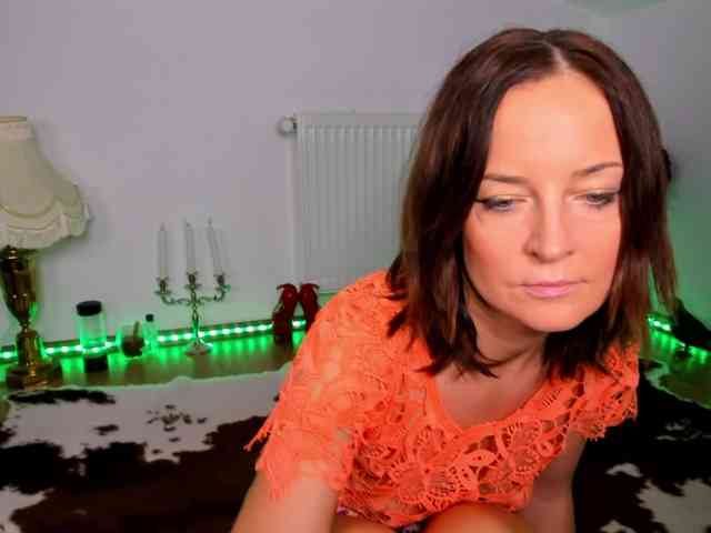 SatyneQueen webcam