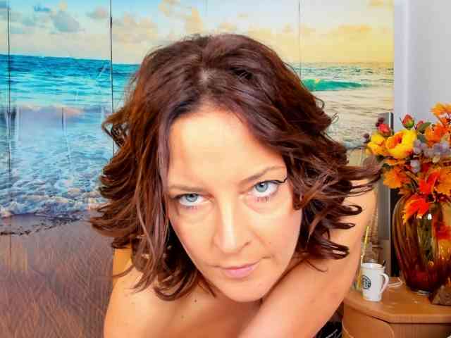 SatyneQueen webcam