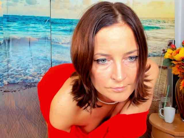 SatyneQueen webcam