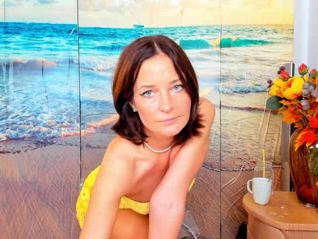 SatyneQueen webcam