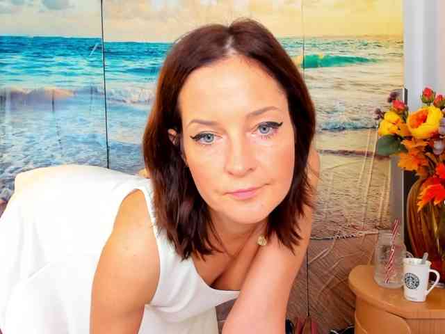 SatyneQueen webcam