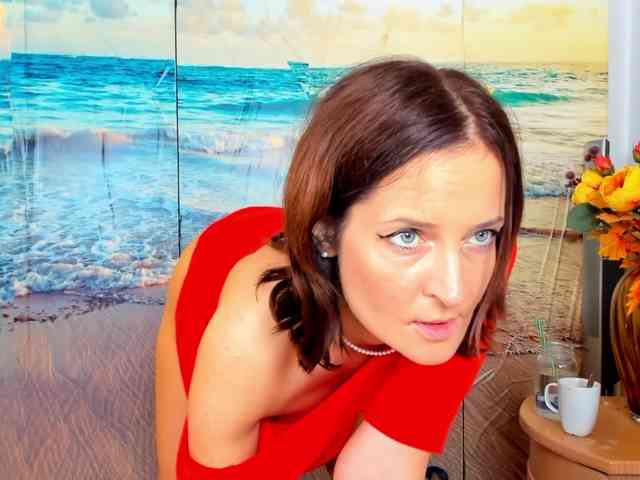 SatyneQueen webcam