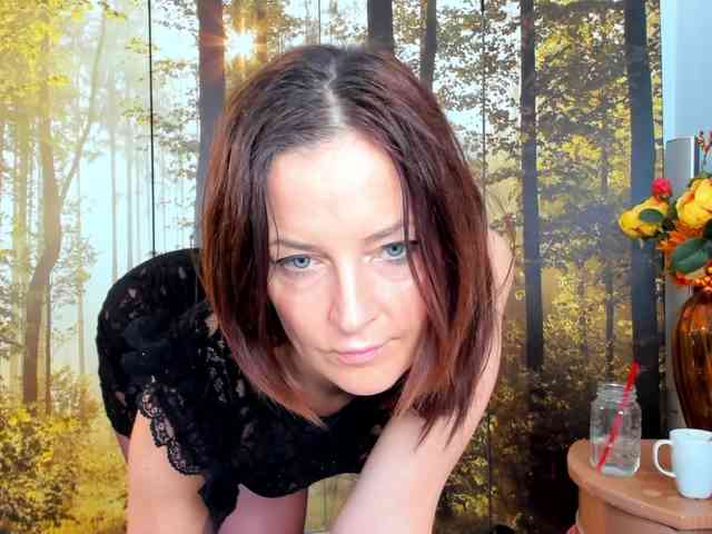SatyneQueen webcam
