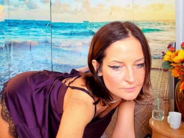 SatyneQueen webcam