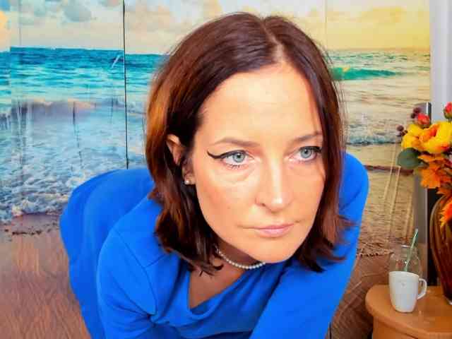 SatyneQueen webcam