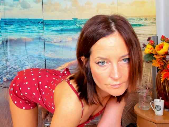 SatyneQueen webcam