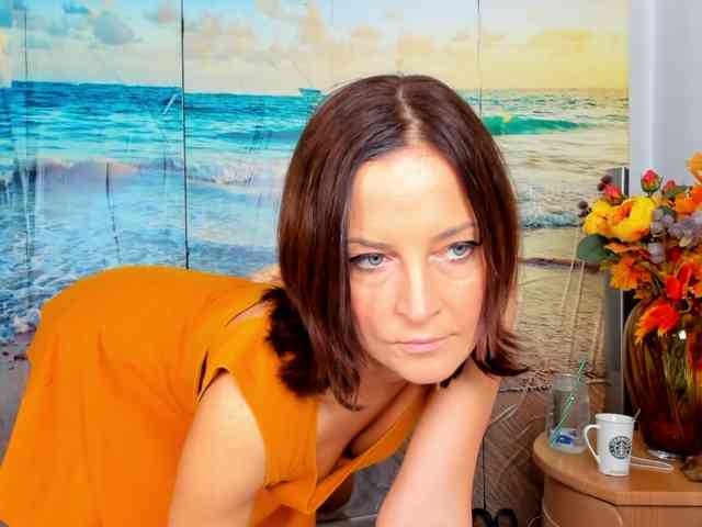 SatyneQueen webcam