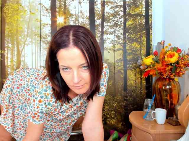 SatyneQueen webcam