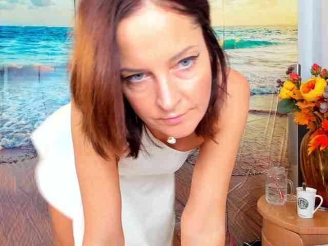 SatyneQueen webcam