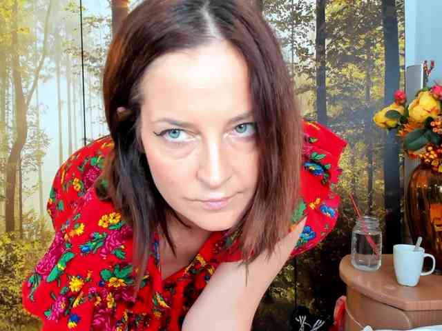 SatyneQueen webcam