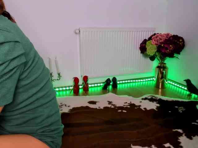 SatyneQueen webcam