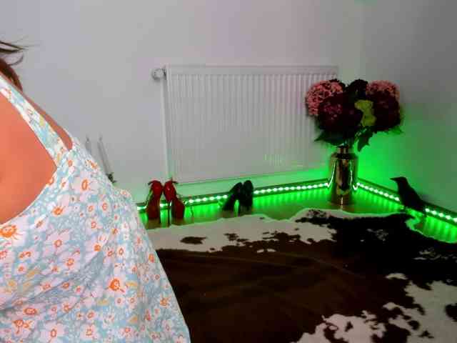 SatyneQueen webcam