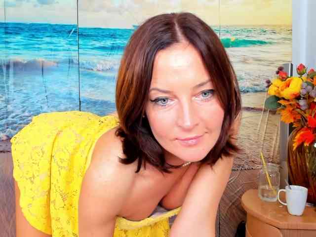 SatyneQueen webcam