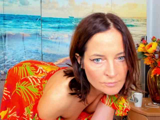 SatyneQueen webcam