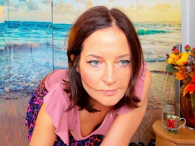 SatyneQueen webcam